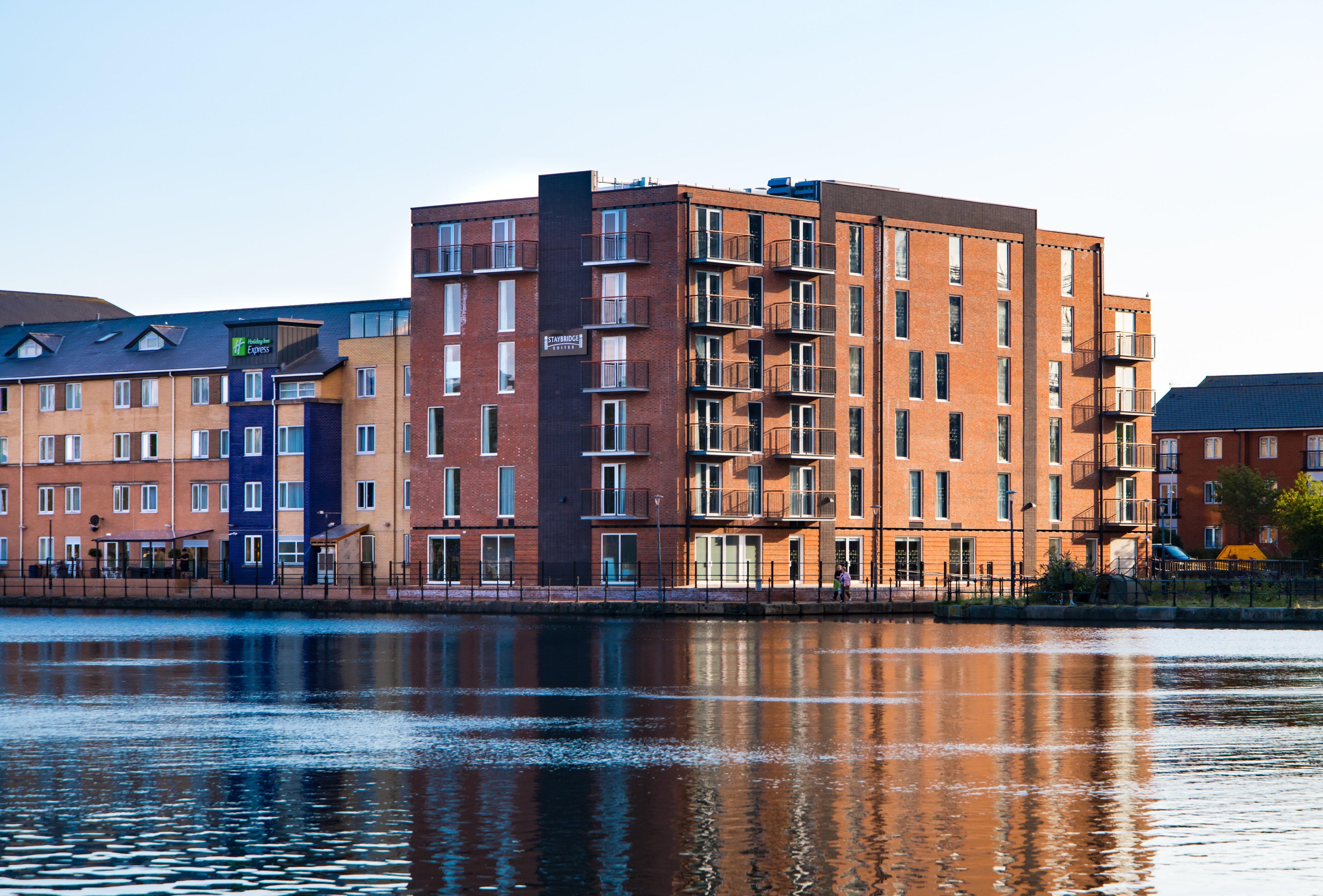 Staybridge Suites Cardiff Exterior photo