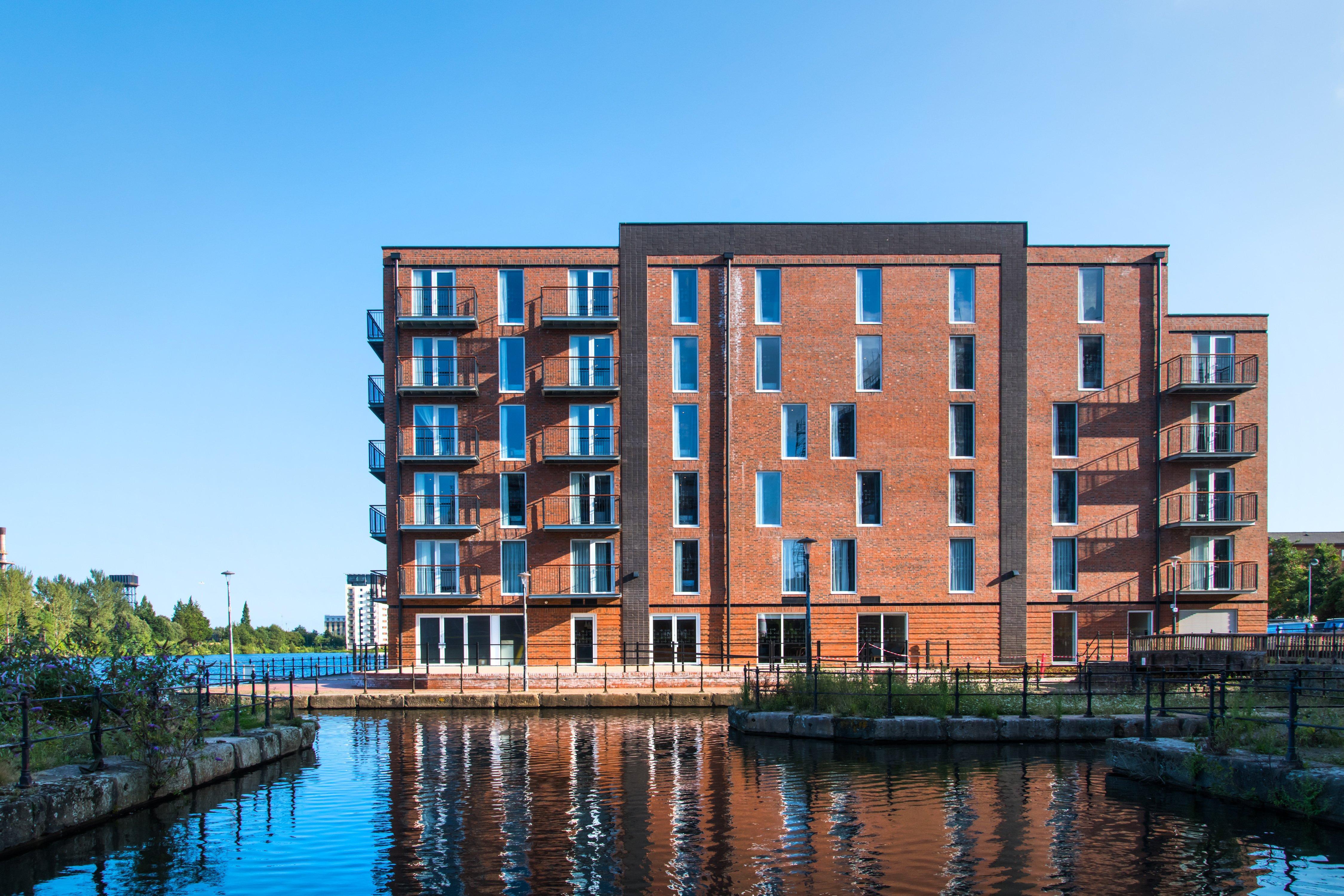 Staybridge Suites Cardiff Exterior photo