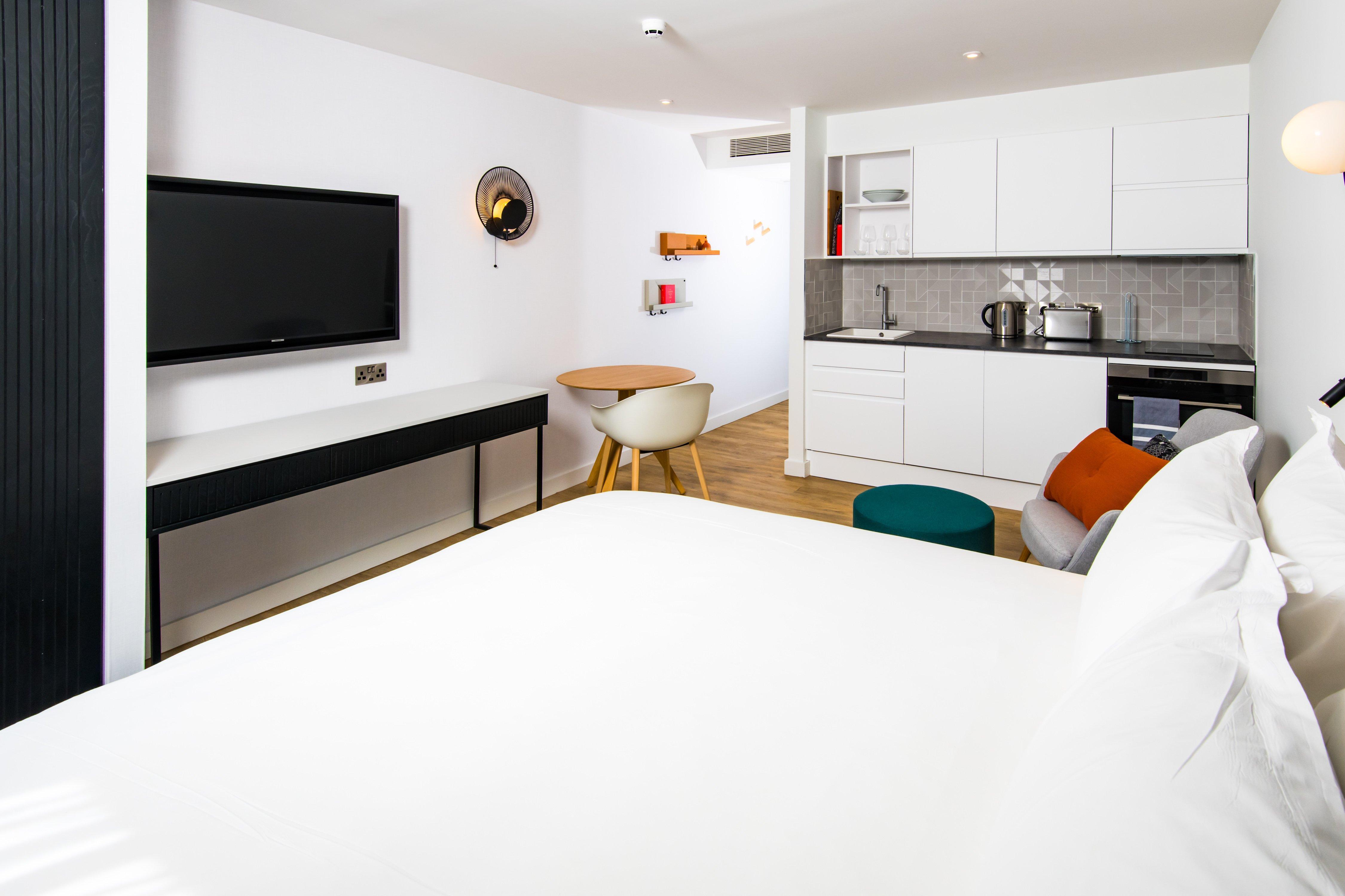 Staybridge Suites Cardiff Exterior photo