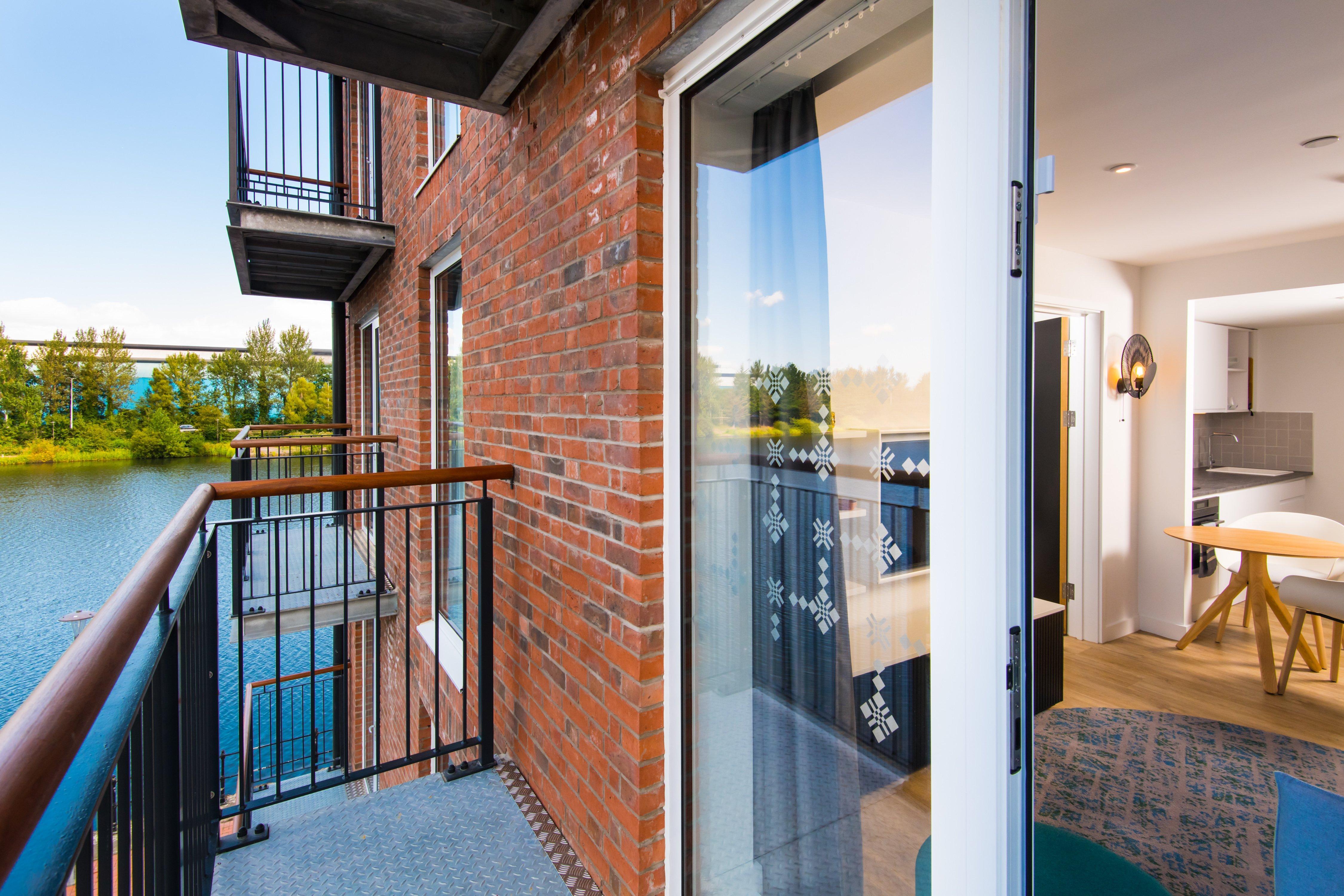 Staybridge Suites Cardiff Exterior photo