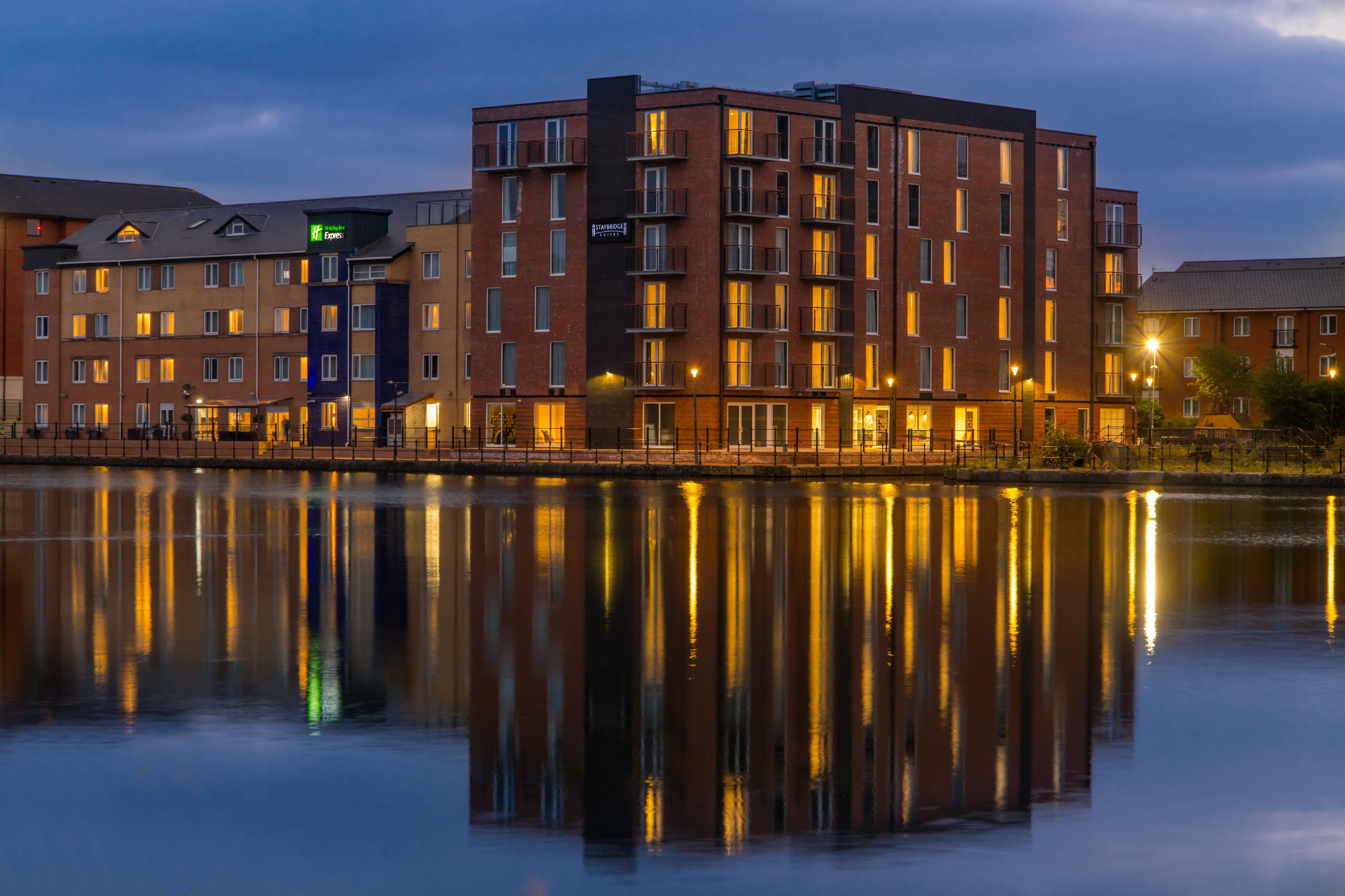Staybridge Suites Cardiff Exterior photo